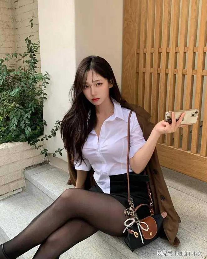 婆甚至都出轨了还是要坚持维持婚姻呢瓦力棋牌试玩为什么男人不爱自己的老(图2)